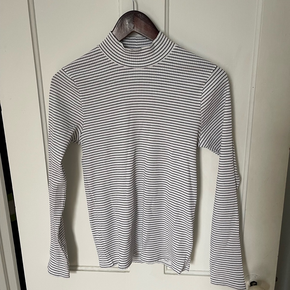 NWOT Uniqlo Black and White Stripe Mock Neck
